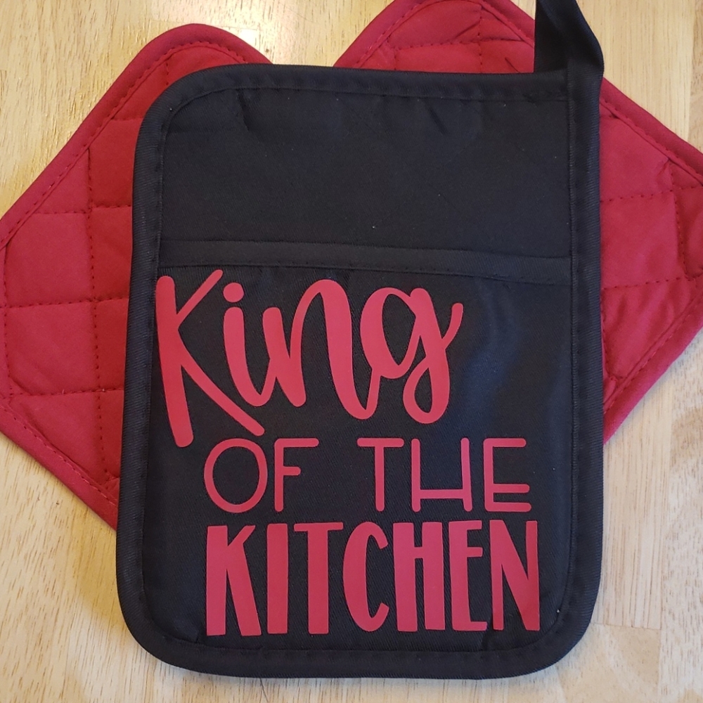 Pocket pot holder set. Red & Black " King "